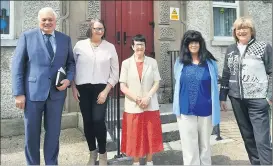  ?? (Pic: Marian Roche) ?? In a non-political event, Frank O’Flynn, Mary Creedon, Liz Downes, Liz Maddox and Kay Dawson were ready and waiting in the sunshine to greet the Mayor of County Cork to Mitchelsto­wn