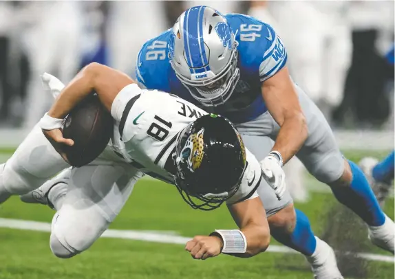 Jaguars QB Nathan Rourke shrugs off multiple defenders before throwing an  improbable TD 