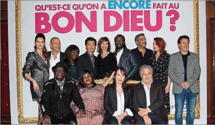  ??  ?? Les couples de Qu’est-ce qu’on a fait au bon Dieu? sont de retour. Un nouveau succès au box-office leur est promis.