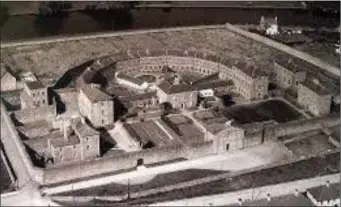  ?? Image courtesy of the National Library of Ireland ?? Aerial view of Sligo Gaol from 1950s