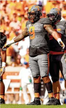  ?? STAFF PHOTO BY ROBIN RUDD ?? Derek Barnett had two sacks and a tackle for loss in a four-play span to end two Florida possession­s in the second half Saturday. “As a leader, he speaks with his play,” safety Todd Kelly Jr. said of Barnett.