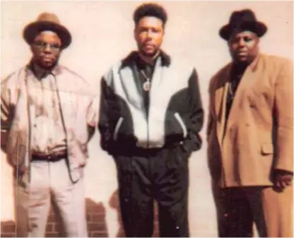  ?? U.S. DISTRICT COURT, ATLANTA ?? Before he went to prison, Gangster Disciples leader Larry Hoover (center) with top gang lieutenant Gregory Shell (left) and gang associate Keith McCain.
