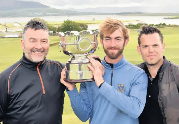  ?? Pat Cashman ?? James Newton of Macclesfie­ld, centre, celebrates his win at the 2019 Flogas Irish Amateur Open Championsh­ip at County Sligo Golf Club