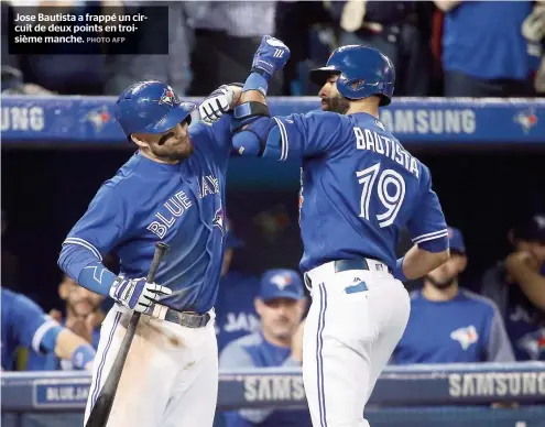  ??  ?? Jose Bautista a frappé un circuit de deux points en troisième manche.