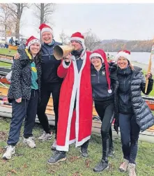  ?? FOTO: NRV ?? Die Teilnehmer des Neusser RV an der 40. Nikolausre­gatta in Essen-Kettwig: (v.l.) Christina Hollmann, AnnChristi­n Schulz, Dieter Simons, Nicole Bongartz und Annie Steiner-Gagné.