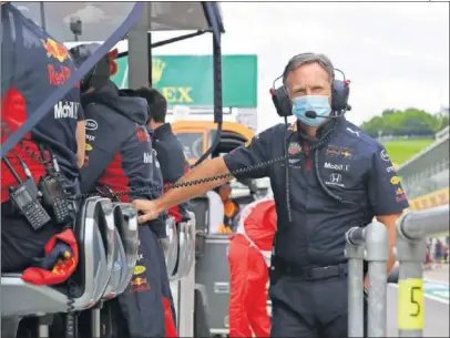  ??  ?? Christian Horner, jefe de la escudería Red Bull, ayer en el circuito austriaco de Spielberg.