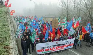  ??  ?? Svolta
La protesta anti-chiusura a dicembre: in
Acc parte la transizion­e operativa