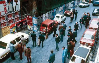  ??  ?? 9 MAGGIO 1978 La Renault 4 in cui venne ritrovato il corpo del presidente della Democrazia Cristiana, Aldo Moro. L’auto era in via Caetani a Roma, tra la sede del Pci (via delle Botteghe Oscure) e quella della Dc (piazza del Gesù)