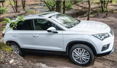  ??  ?? Utilisant la plateforme du Tiguan, l’Ateca est néanmoins plus court de 10 cm.