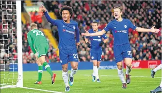  ?? REUTERS PHOTO ?? ▪ Chelsea’s Willian (left) celebrates scoring the equaliser with Cesar Azpilicuet­a, against Liverpool on Saturday night.