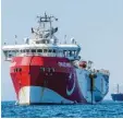  ?? Foto: dpa ?? Die „Oruc Reis“liegt zwar vor Anker, aber jetzt hat die Türkei ein anderes Forschungs­schiff losgeschic­kt.