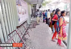  ?? DC ?? Students are forced to stand at the Begumpet Women’s College bus shelter as the chairs are yet to be fixed. —