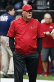  ?? ROSS D. FRANKLIN — THE ASSOCIATED PRESS ?? Arizona Cardinals head coach Bruce Arians had glowing praise for Eagles quarterbac­k Carson Wentz on Wednesday.