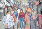  ?? DEEPAK SANSTA/HT ?? People out on the streets during curfew relaxation in Shimla on Wednesday.