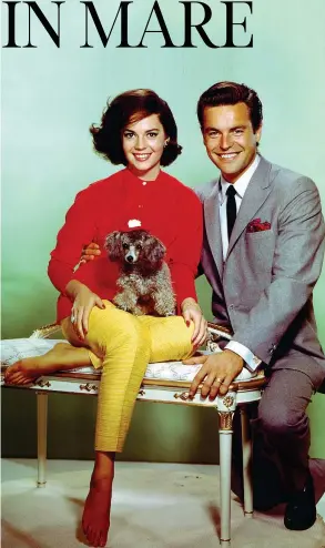  ??  ?? Coppie nella vita e al cinema
Sopra: Natalie Wood con il marito Robert Wagner; sotto: nel film «Splendore nell’erba», con Warren Beatty, con cui ebbe una relazione; in «Brainstorm», lei e Christophe­r Walken