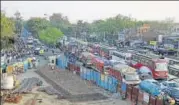  ?? SANJEEV VERMA/HT FILE ?? Traffic moves around the area barricaded for Metro constructi­on at Ashram Chowk.