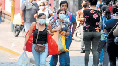  ??  ?? ACTIVIDAD. El impulso al comercio es clave para alcanzar el crecimient­o económico.