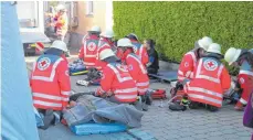  ?? FOTO: FEUERWEHR ?? Der Rettungsdi­enst richtet für die „Verletzten“ein Sammellage­r ein.