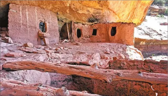  ?? Photograph­s by
David Kelly ?? MOON HOUSE is a compound built by the Anasazi on Cedar Mesa in what is now Utah. It is one of the largest concentrat­ions of pre-Columbian ruins in the U.S.