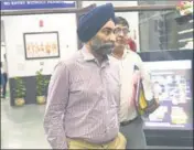  ?? HT PHOTO ?? Shivinder Mohan Singh and his aides were arrested by the economic offences wing of Delhi Police on Thursday.