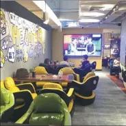  ?? PHOTOS PROVIDED TO CHINA DAILY ?? Venues like the Hea Cafe in Guangzhou attract gamers who want to mingle and play.