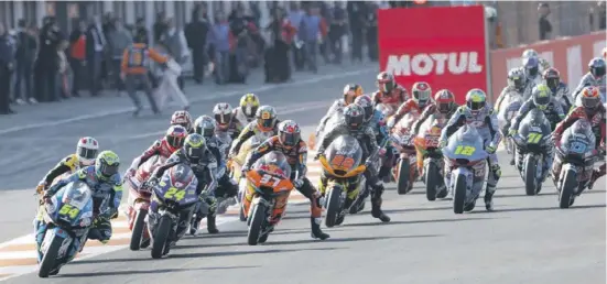  ?? Foto: dpa ?? Mit dem Großen Preis von Valencia endete die Saison für die Klassen MotoGP, Moto2 und Moto3.