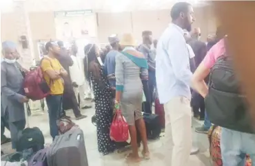  ?? Stranded Azman passengers in Kano Photo: Zahraddeen Yakubu Shuaibu ??