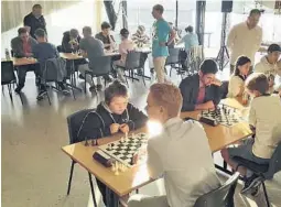  ?? BEGGE FOTO: PRIVAT ?? ÅPNING: Grenland Sjakksente­r ble formelt åpnet onsdag, med mange interesser­te til stede.