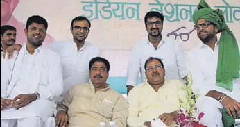 ?? HT FILE ?? INLD leaders Dushyant Chautala (left) Ajay Chautala, (sitting 2nd from left) Abhay Chautala, (sitting 3rd from left) and Digvijay Chautala during a rally in Bhiwani last year.