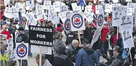  ?? ED KAISER ?? The Alberta Federation of Labour sponsored a rally at the Alberta Legislatur­e on Sunday pushing for an update to Alberta labour legislatio­n.