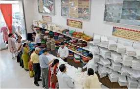  ?? M ZHAZO ?? BAPU’S BOUNTY Khadi Gram Udyog showroom