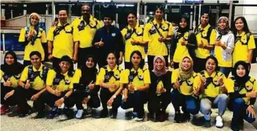  ??  ?? BARISAN skuad hoki wanita negara ke saingan Trofi Juara-Juara Asia.