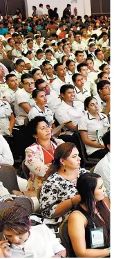  ??  ?? En el evento se instó a los asistentes a fungir como agentes de la prevención.