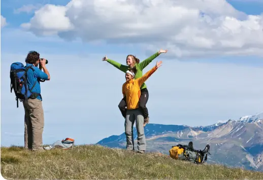  ??  ?? KLUANE NATIONAL PARK AND RESERVE • PARKS CANADA/FRITZ MUELLER