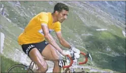  ??  ?? EL PRIMERO. Federico Martín Bahamontes, líder en el Tour de 1959.