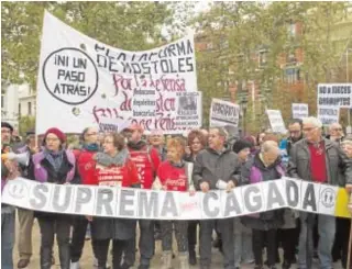  ?? ISABEL PERMUY ?? Concentrac­ión ayer en Madrid ante el Tribunal Supremo