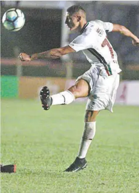  ?? NELSON PEREZ/FLUMINENSE F.C. ?? Richarliso­n sofreu o pênalti que resultou no gol da virada tricolor