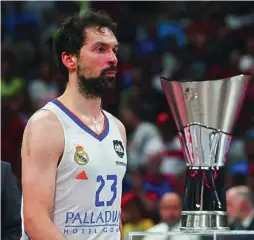  ?? EFE ?? Llull se lamenta después de que el Madrid fuera derrotado