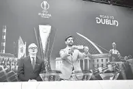  ?? — Gambar AFP ?? MUKTAMAD: Bekas pemain Sepanyol, Fernando Llorente membuat cabutan undian bagi aksi suku akhir Liga Europa musim 2023/2024 di House of European Football di Nyon.