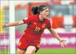 ??  ?? GOLEADORA. Eva Navarro celebra un gol en el Europeo Sub-17.