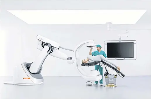  ??  ?? HIGH TECHNOLOGY: The benefits are fewer complicati­ons, the ability to do more complex procedures, shorter operation times and shorter hospital stays.