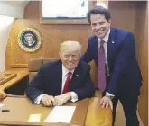  ??  ?? Amiconi
Il presidente Donald Trump con Anthony Scaramucci in una foto del profilo dell’ex capo della comunicazi­one