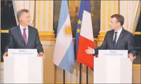  ??  ?? Los presidente­s de Argentina, Mauricio Macri (i) y de Francia, Emmanuel Macron (d), aplican ley contra nepotismo.