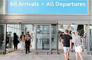  ?? PICTURE: DAVID RITCHIE/AFRICAN NEWS AGENCY (ANA) ?? MORE ARRIVALS: A 7% increase in foreign visitors arriving at Cape Town Internatio­nal Airport has been recorded over the past year.