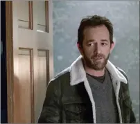  ?? Cate Cameron/The CW ?? Luke Perry as Fred Andrews in an early episode of “Riverdale.”