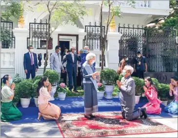  ?? ROAYL DU CAMBODGE ?? Queen Mother Norodom Monineath Sihanouk attended the opening of the library on Monday.