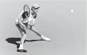  ?? — Gambar AFP ?? TENANG: Sinner ketika beraksi menentang lawannya dari Australia, Kokkinakis pada Kejohanan Siri Masters Indian Wells di California.