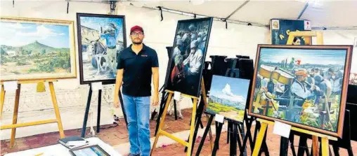  ?? ?? El artista Carlitos Estrada Gómez participó en exposición de pintura