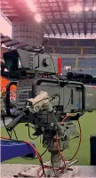  ??  ?? Una telecamera all’interno del Meazza di Milano ANSA