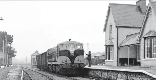  ??  ?? Tubbercurr­y train on the rail line.